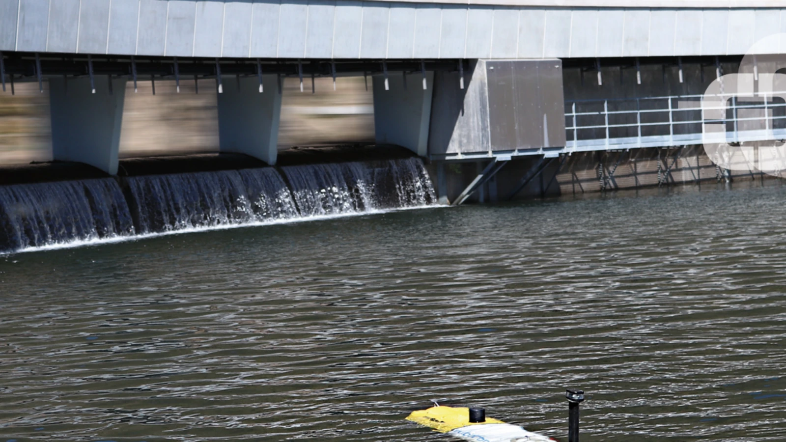 A screenshot of subdron.com